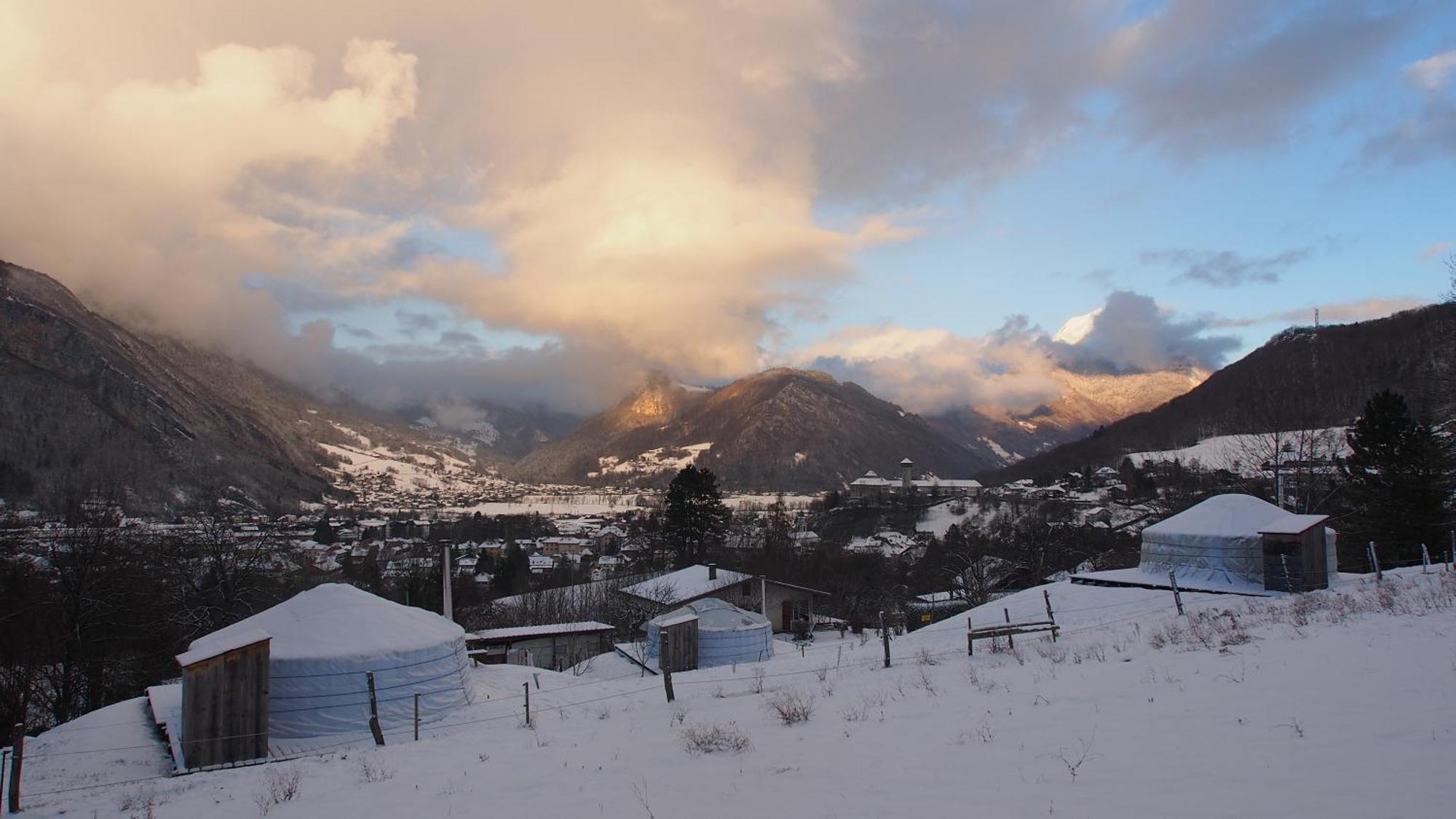 Yourtes Olachat Proche Annecy Faverges Exterior foto