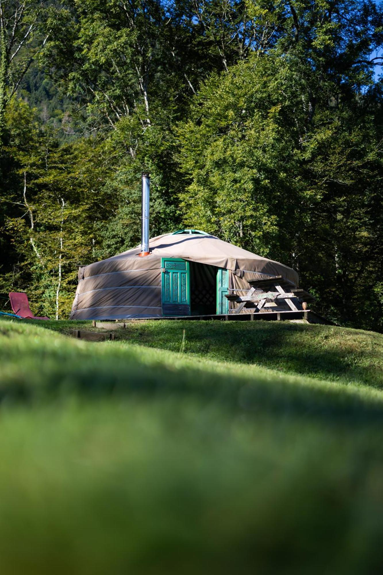 Yourtes Olachat Proche Annecy Faverges Exterior foto